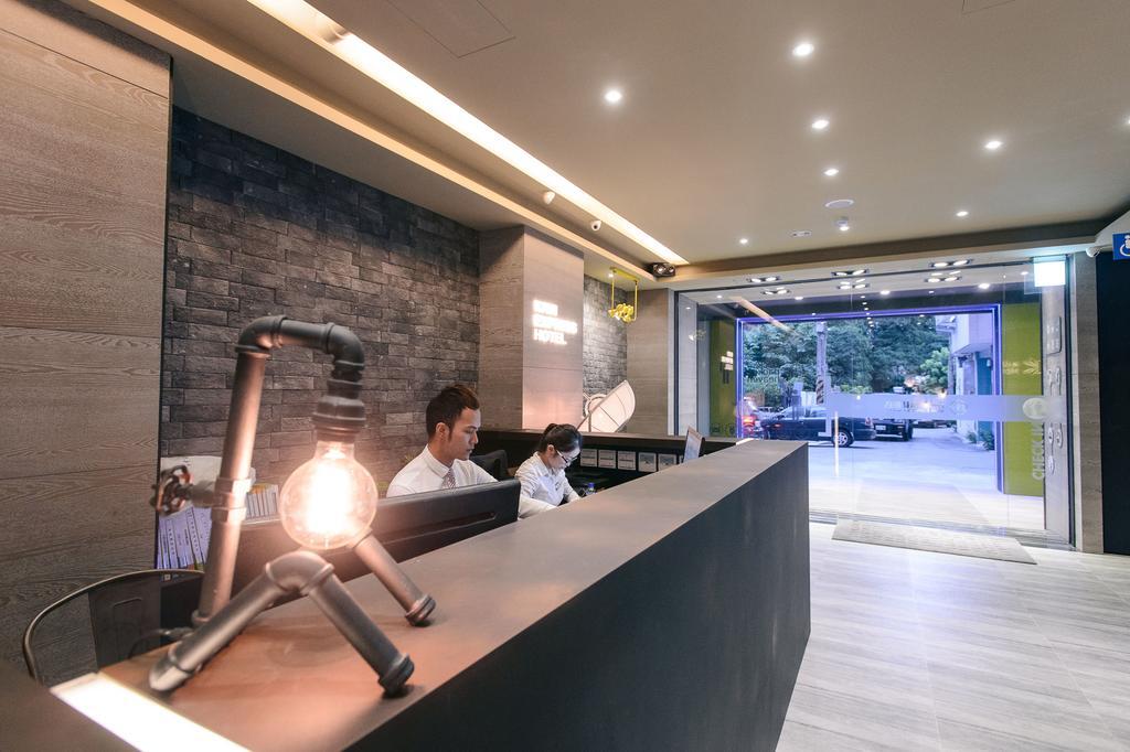 Kiwi Express Hotel-Taichung Station II מראה חיצוני תמונה