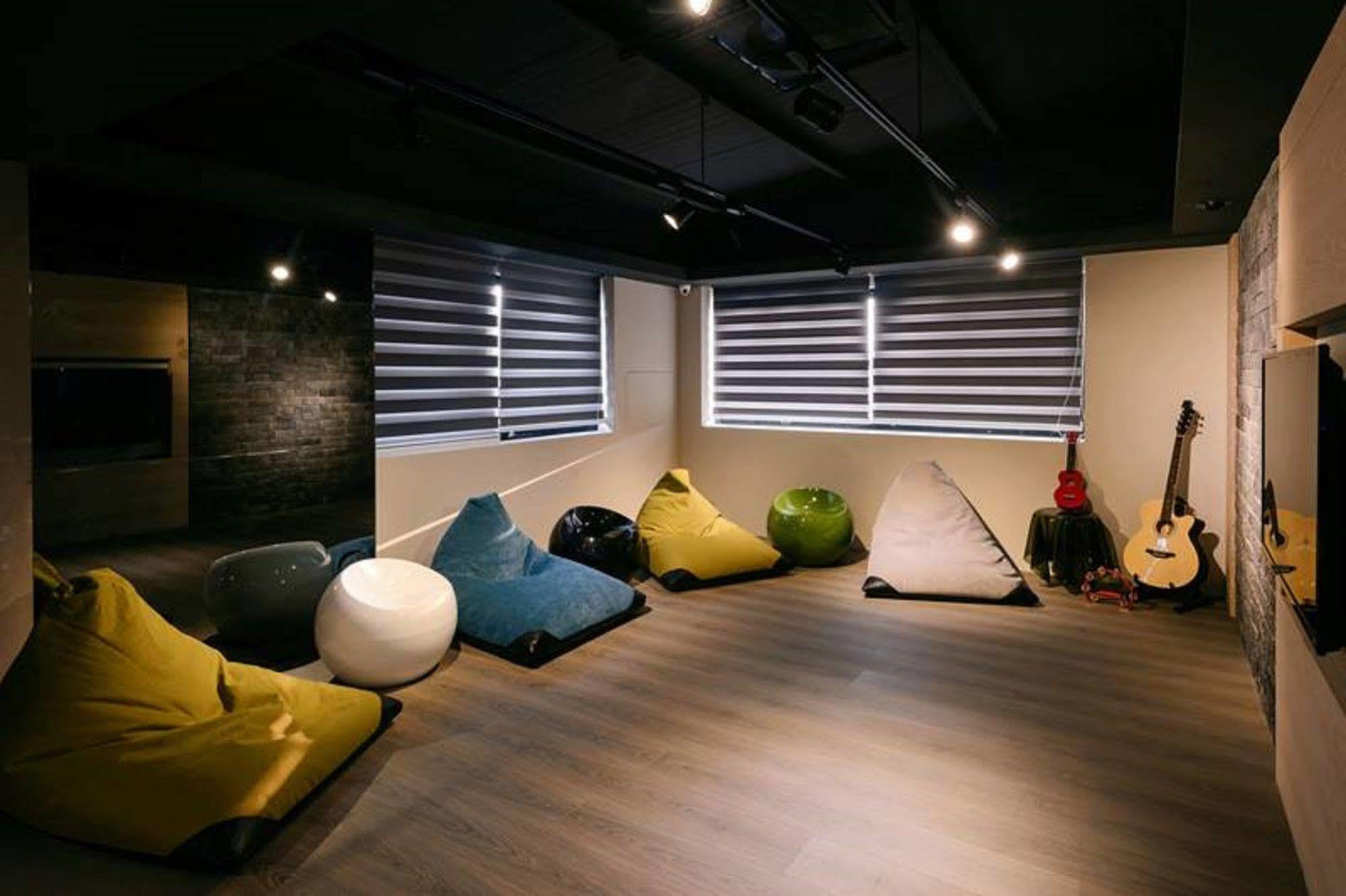Kiwi Express Hotel-Taichung Station II מראה חיצוני תמונה