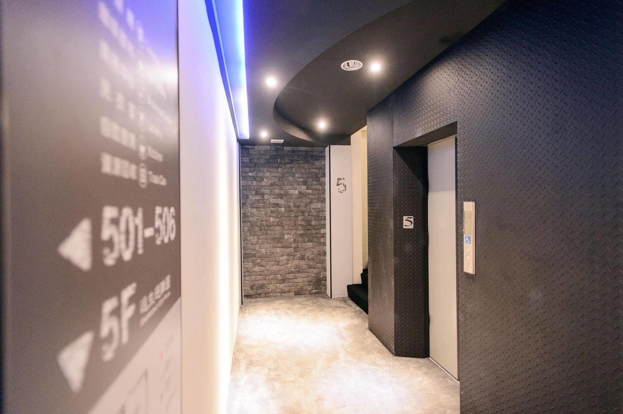 Kiwi Express Hotel-Taichung Station II מראה חיצוני תמונה